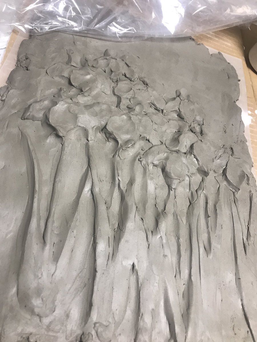 とりあえず立体日本画の試作制作中！
菖蒲で作る