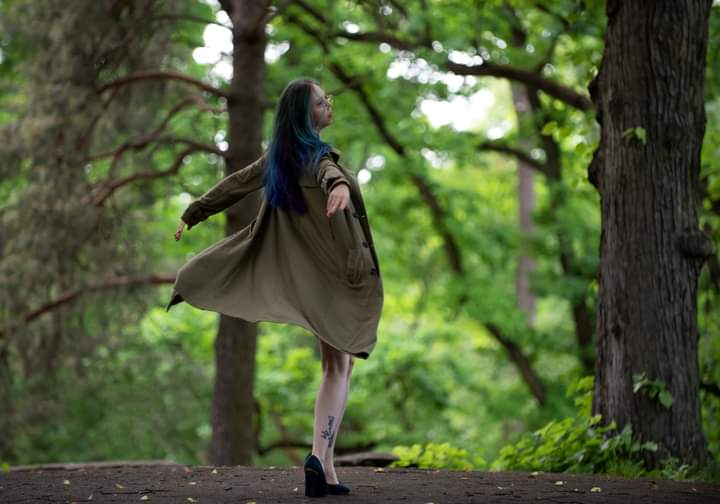 Not being active... again. Tho, decided to make a post this evening. You like my blue hair? Should I post some nft with it?