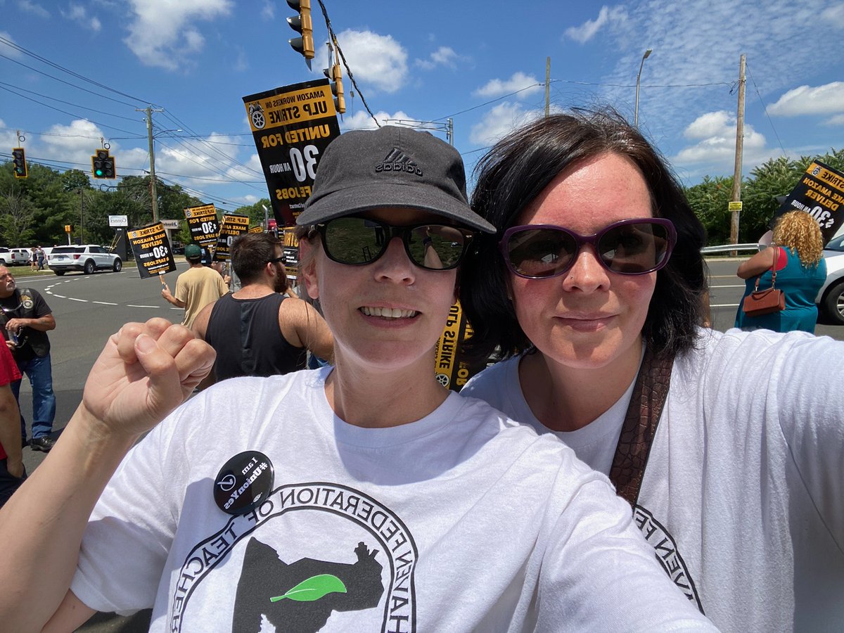 When our Teamsters union siblings need support on the picket line, NHFT shows up! Especially when we're bringing the heat to Amazon. 
 
#NoContractNoPeace #ShutItDown #Solidarity #UnionYes
