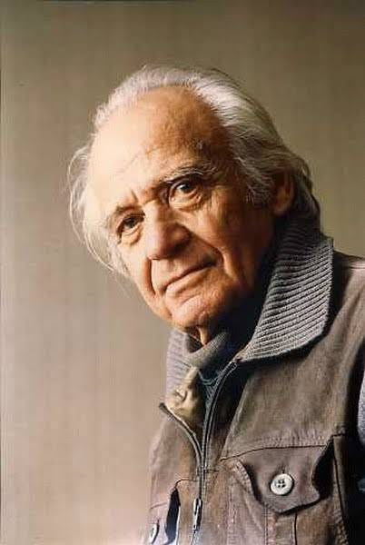 AliBerham's tweet photo. EDEBİYATIN #OLMAZSA OLMAZI #RıfatIlgaz.
"#Ya ezenden yana olacaksın, ya #ezilenden, Bu işin az şekerlisi, çok şekerlisi olmaz"
#Edebiyatçı, şair, yazar, öykü ustası.
Hababam #Sınıfı’nın babası #RıfatIlgaz’ı ölüm yıl dönümünde saygıyla, sevgiyle, rahmetle anıyorum. #RıfatIlgaz. https://t.co/FGgCmuKryd