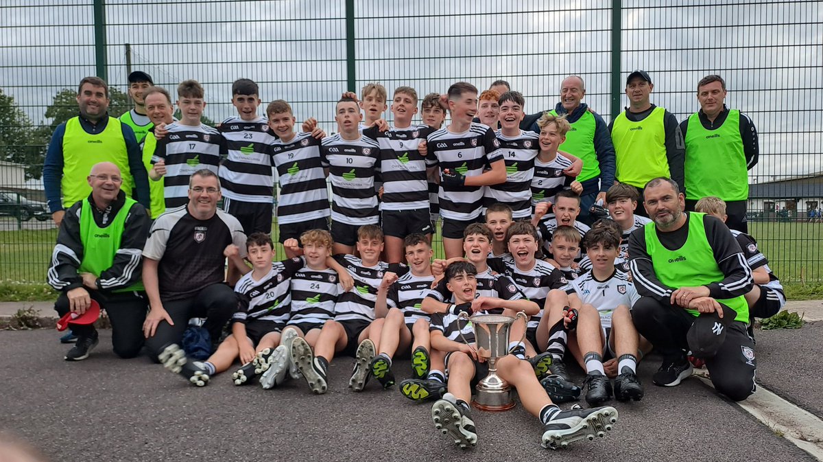 MidletonGaa's tweet photo. A massive well done to our Fe14s who defeated Sarsfields tonight in the County Hurling Championship Final in Bishopstown. A mighty win. Congratulations to all the players and mentors. #UpTheMagpies https://t.co/Kzw5hpEqeU