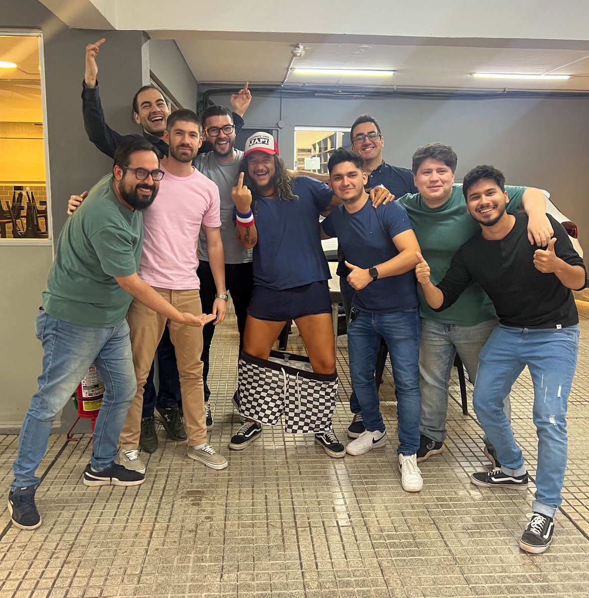 PanchoVJS's tweet photo. Tengo una foto con el Bananero https://t.co/iKxVLJfYG8