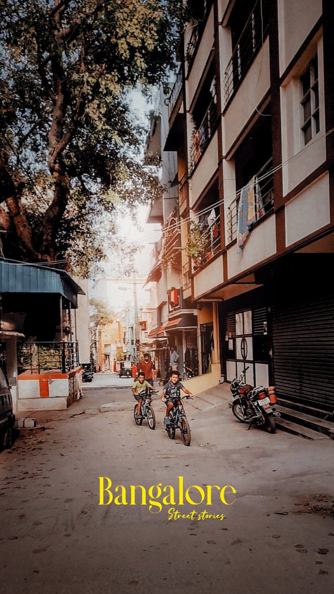 imAnoopKm's tweet photo. @BraydenCreation One of my mobile shot from bangalore Streets. 
#Bangalore https://t.co/YMUSrj7Tsd