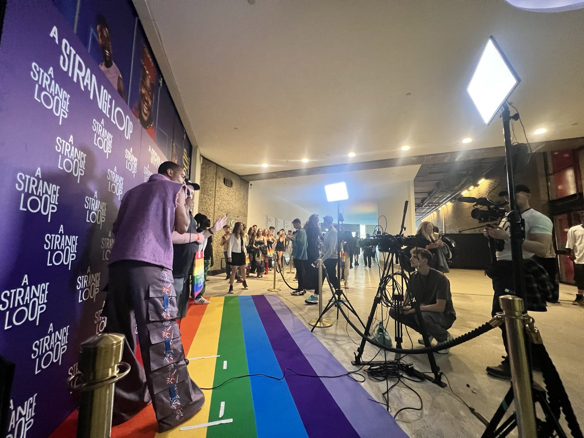 erinnblackk's tweet image. Embarked on my freelance journey this week with two great jobs. Up to London to produce the media night livestream of musical ‘A Strange Loop’ and then back home to Facebook Live the wonderful Midnight Walk for St Luke’s. 

Please get in touch if you think we could work together!