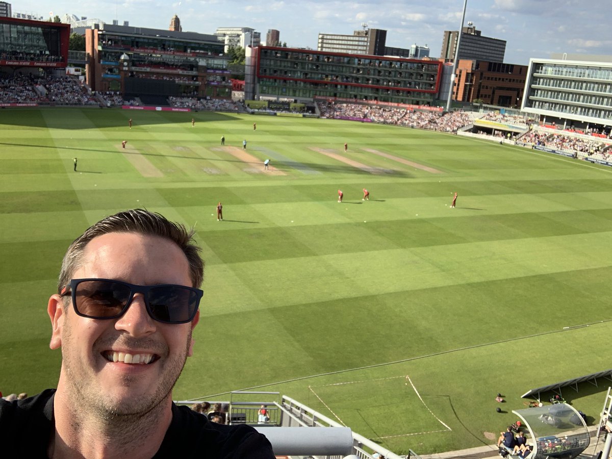 Rubes180's tweet image. Enjoying a win away  @surreycricket @AFCWimbledon #rey