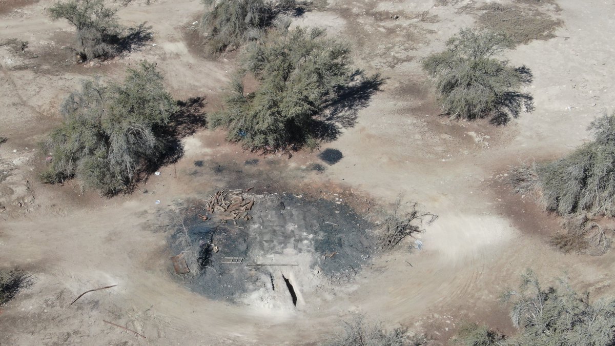 conaf_minagri's tweet photo. 📌En últimos operativos de fiscalización realizados por funcionarios de @conaf_tarapaca en predios forestales, en la localidad de La Tirana, se detectaron talas irregulares de tamarugos destinados para la elaboración de carbón

Detalles en nuestra web 📲💻
https://t.co/2ozb4250TU https://t.co/3n3zkq6Pcb