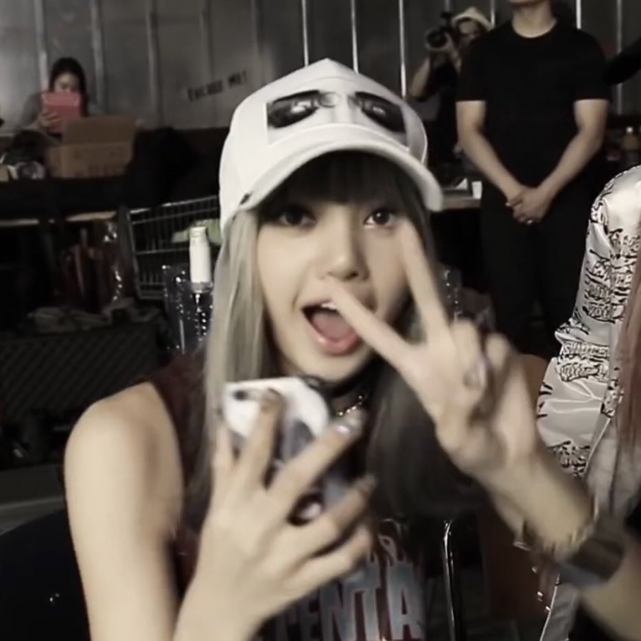 dollsiqn's tweet photo. https://t.co/7KYBfbjLzo