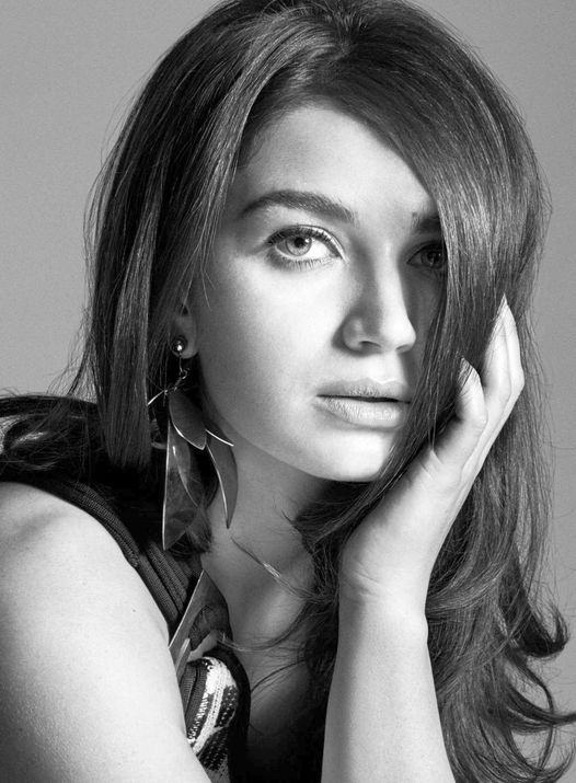 Happy Birthday to Eve Hewson who turns 32 today! 