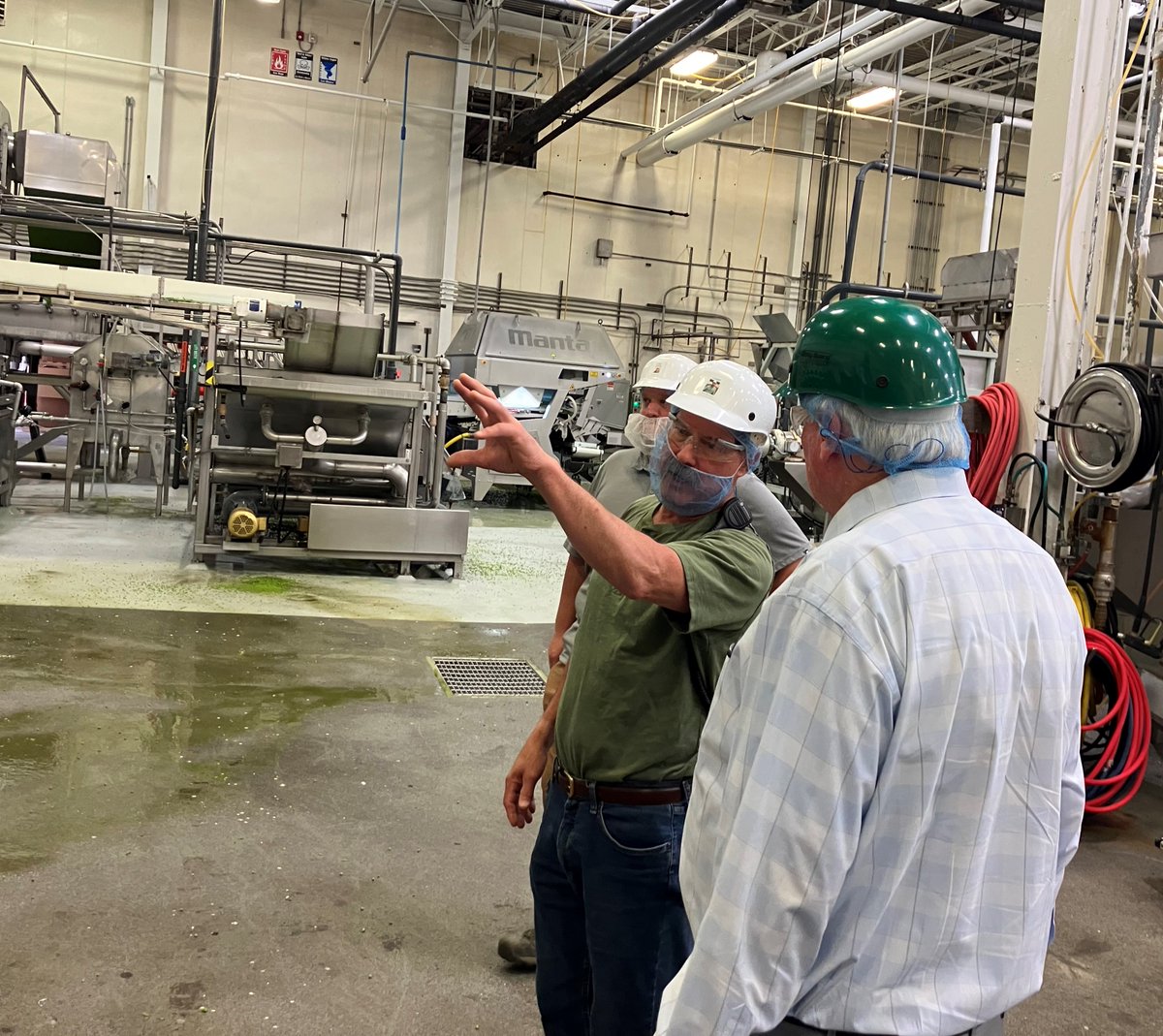 RepGrothman's tweet photo. Great to see the team at @LakesidePlus in #RandomLake to see the process behind bringing food to #WI households. #FoodSafety https://t.co/fQWqkXKLkR