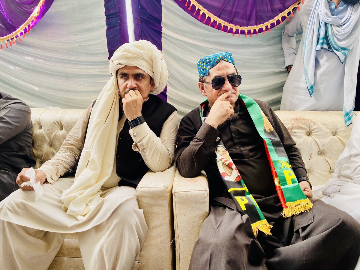 nisarkhaskhely's tweet photo. Thank you elder brother Serai Imtiaz Hussain Khaskhely for your support and guidance. We were born as brothers, but we live as best friends. Picture taken on oath ceremony day 19th June 2023 in #Chairman  #towncommittee office #fakirabad #Kotdiji https://t.co/ADP0U7lwmI