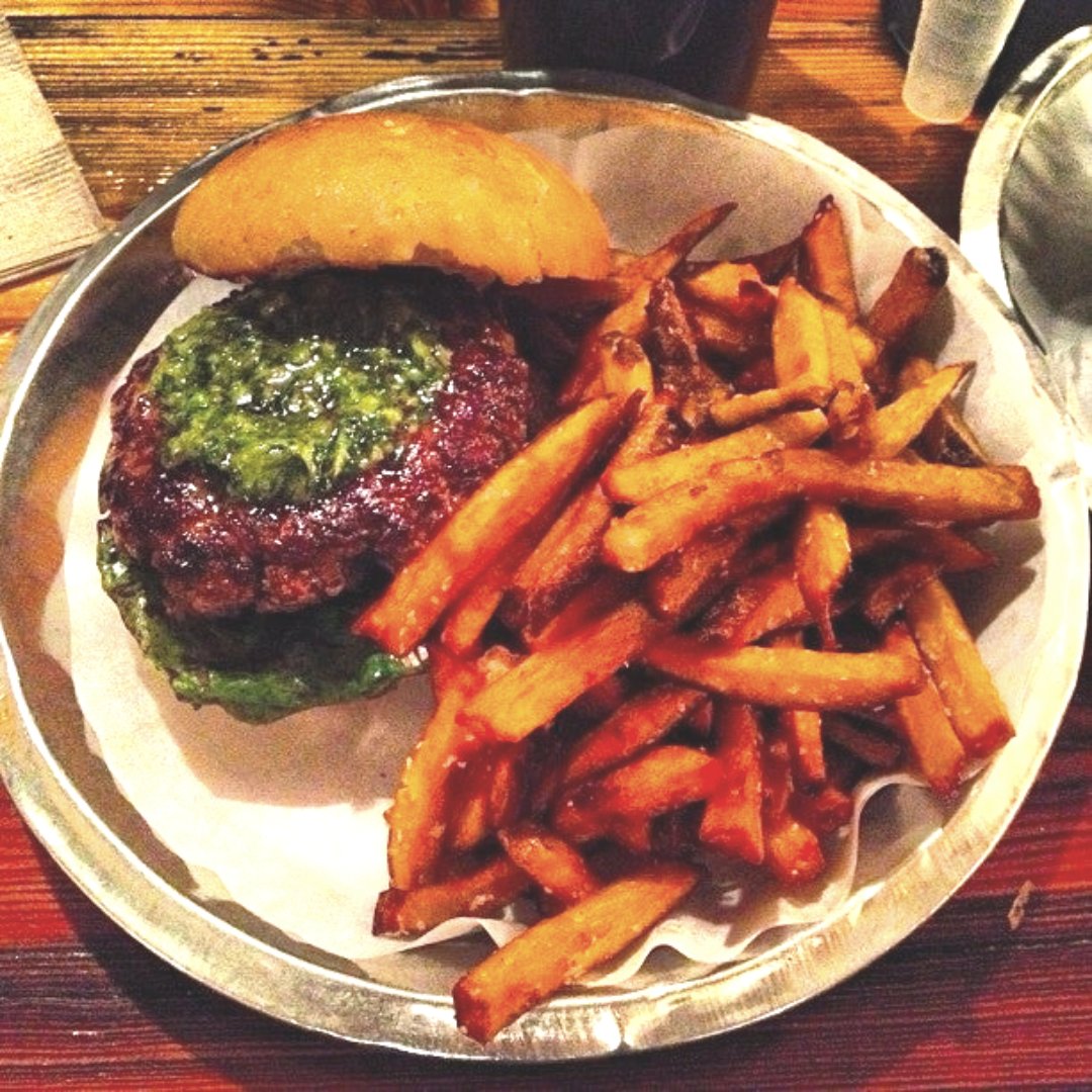 BullCityBurger's tweet photo. π We've missed your faces! Stop in and enjoy a delicious #grassfed beef burger and #truetostyle #craftbeer. #pastureraisedbeef #barrelaged #bullcityburger #durhamsclassicburger #durhamnc #durhamfoodies #durm #exploredurham #visitdurham #bestofbullcity #bullcity #durhamdatenight https://t.co/dvGumU60eB