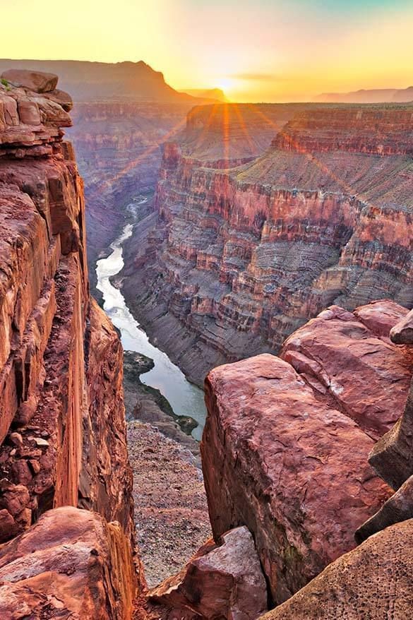 jasmbanks_'s tweet photo. day at the grand canyon ☀️ https://t.co/3TT4sWfwLJ