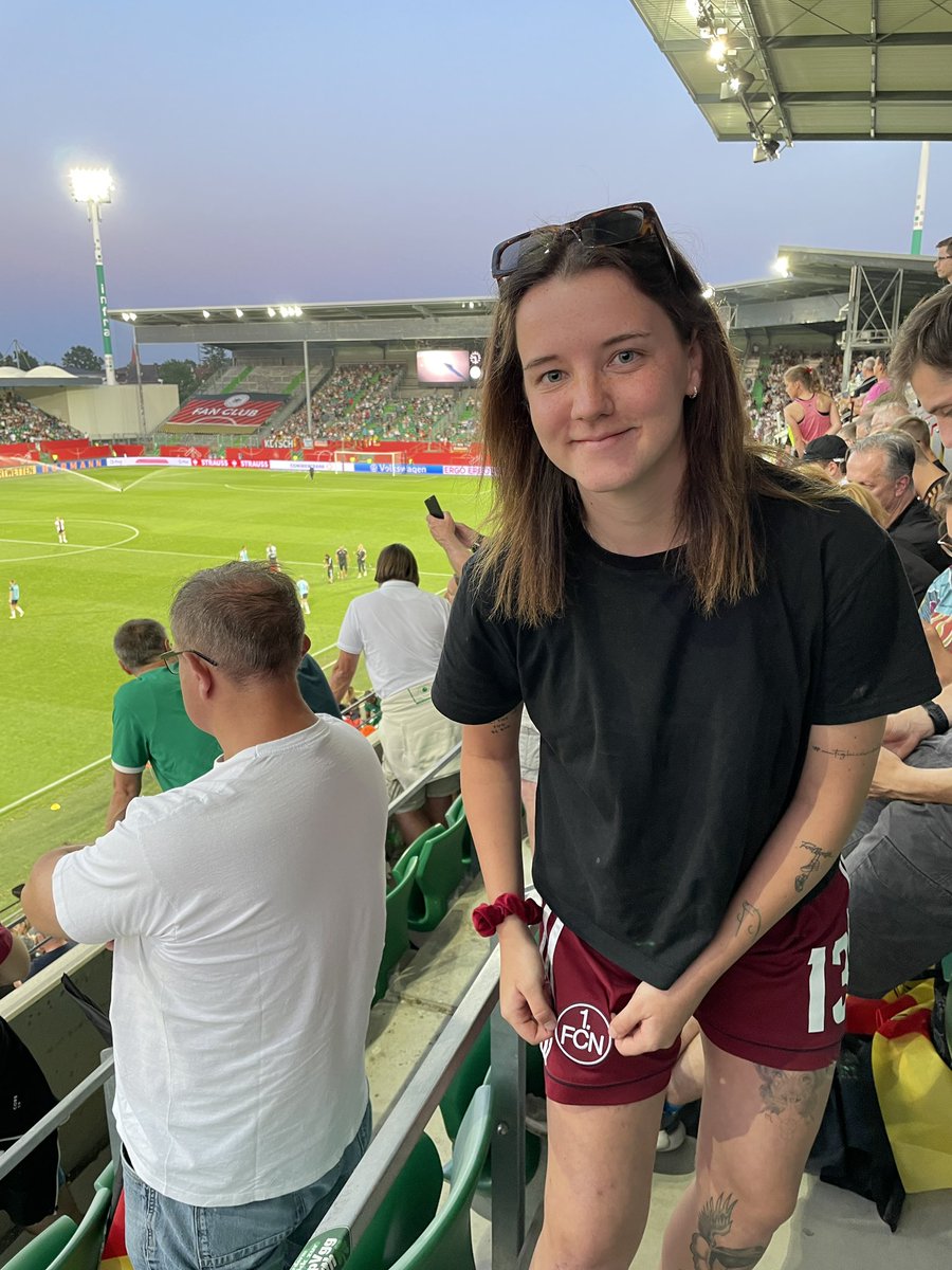 clubfrauen's tweet photo. … war heute besonders Pflicht 😅❤️🖤

#fcn | #clubfrauen https://t.co/OFLSEAPoOv