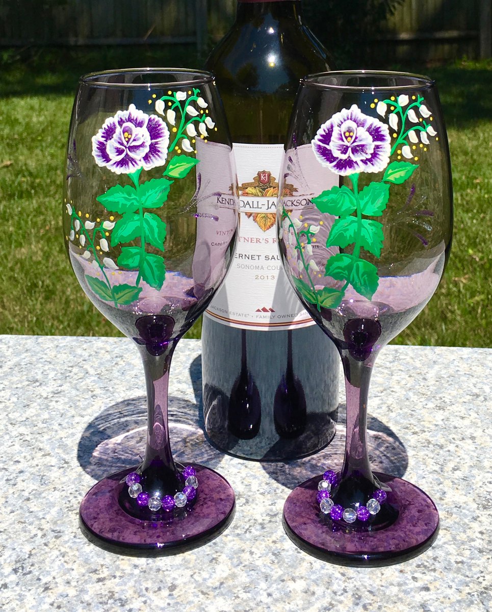 etsy.com/listing/548442… #purplewineglasses #weddinggift #engagementgift #SMILEtt23 #gifts #etsy #EtsySeller #art #paintedglass