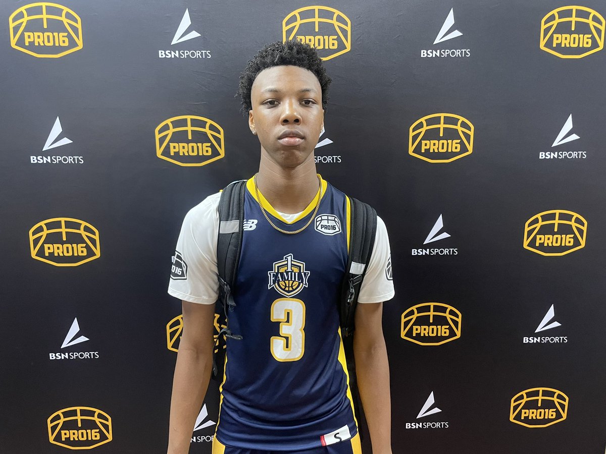 2024 6’6 Kameren Wright with another excellent showing today @PRO16League. Scalable, big guard that defends in a stance, can initiate offense with his handle + space the floor off the ball as a shooter. Says he’s heard from Missouri, Murray State, VA Tech and Hofstra recently.