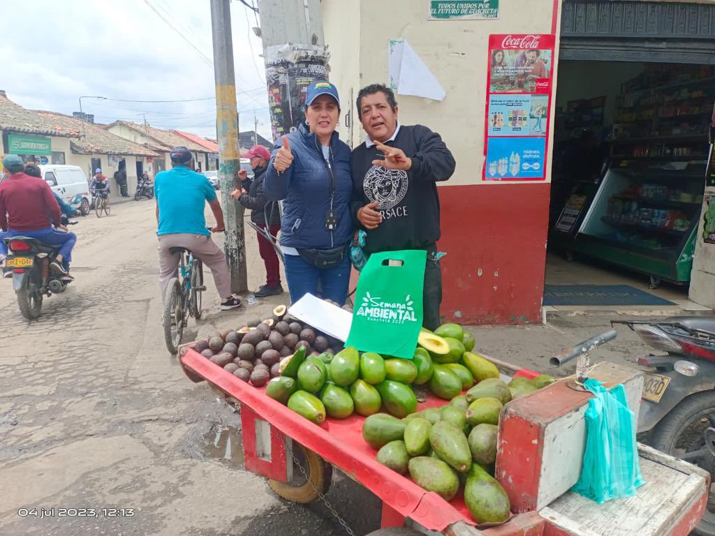 AlcdGuacheta's tweet photo. #FuentesDeVida Sabías qué: Una botella o una bolsa Plástica tarde hasta 500 años en degradarse ??
Desde la unidad de servicios públicos con el equipo de #EcoCultura estamos realizando una campaña de concientizacion en establecimientos comerciales. https://t.co/mxtzbYhMdJ