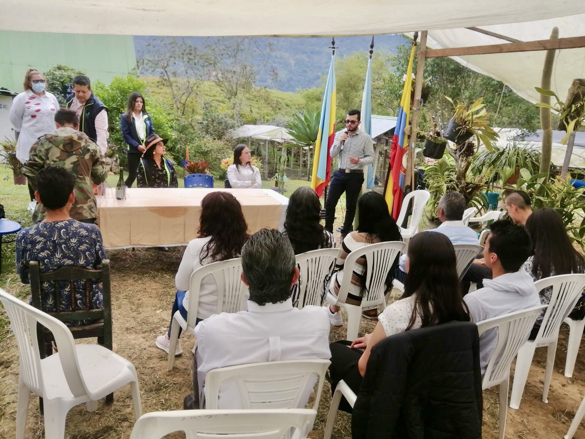 Alejandrocp_'s tweet photo. #Turismo || 🍃 Culminamos el Curso de Turismo de Naturaleza con La @CAR_Cundi en donde encontramos grandes retos como la articulación para gestionar financiación de proyectos de turismo.

Desde el @PartidoMIRA seguiremos acompañando al sector y a estás capacitaciones. 📚 https://t.co/GDcb2I1FAU