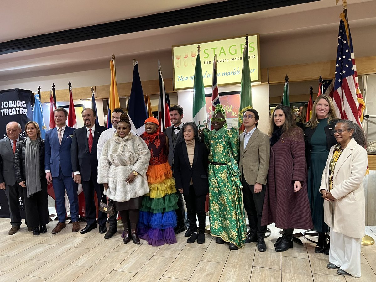 AustriainZA's tweet photo. 🇦🇹 Deputy @OGruenbacher delivered a message today at a performance of the @MzansiGayChoir celebrating diversity, tolerance and inclusion. #PrideWithoutPrejudice because #LGBTQIA rights are #HumanRights #DiplomatsforEquality #AustriainZA https://t.co/ruoGtnbt8e