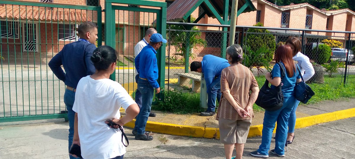 marielsitah's tweet photo. @TuMundoInter @LosMarlins @losphillies @BymSport @InterCliente @CHARALLAVECUA @Conatel @lzerpo @shadow1967 Ya se presentó la comisión de @InterCliente en conjunto con @salaprensaCantv para dar solución a la problematica. #resuelto. https://t.co/D6wMi0vz3j