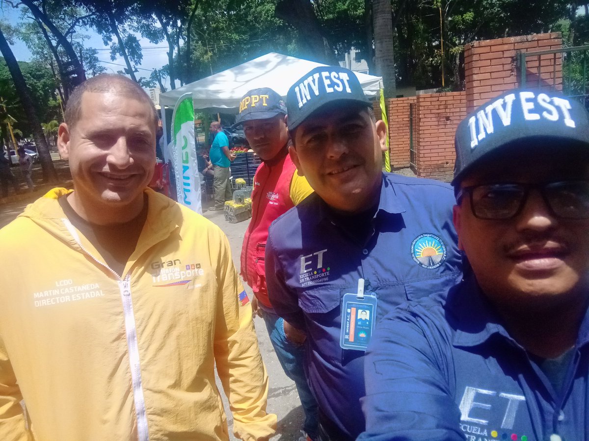 Invest_vzlaofic's tweet image. #06Jul La Dirección Estadal Carabobo del #MPPT su Director Lcdo., Martín Castañeda y todo su personal a cargo, en conjunto con los Instructores de Conducción y Educación Vial de @Invest_vzlaofic estuvieron presentes en las instalaciones del @MinecOficial #Carabobo, en la cuál