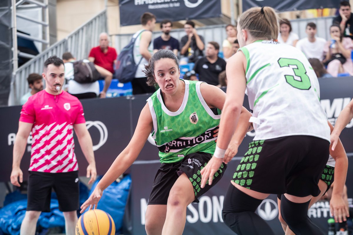 El ZARAGOZA Open del <a href="/HerbalifeES/">Herbalife Español</a> <a href="/3x3series/">3x3 Series</a> cierra su primera jornada ❗️

Un gran nivel deportivo en un escenario ÚNICO ⛪️

#SomosEquipo
