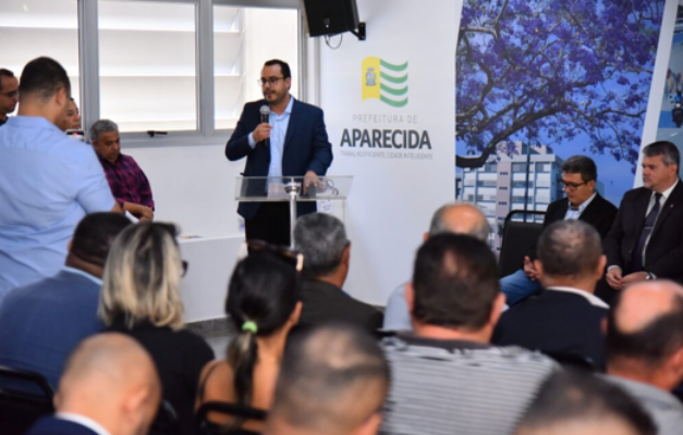 Tales de Castro é empossado na Segurança Pública de Aparecida de Goiânia. Meta é equipar Guarda Civil Municipal aredacao.com.br/noticias/19107…