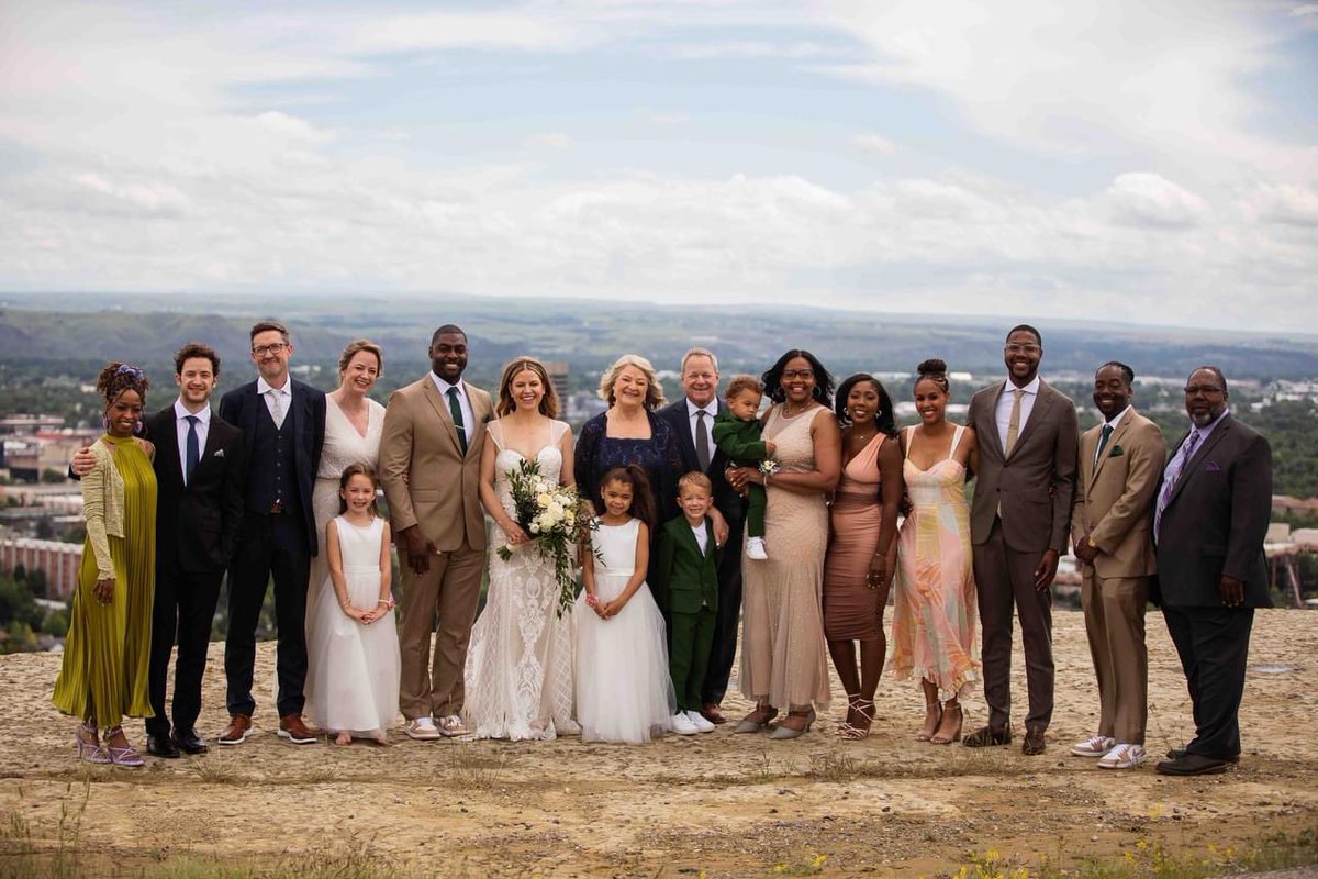 MikeBaze4015's tweet photo. We interrupt this beautiful wedding for a Philly Anthem… 🙌🏿🙌🏿🤣🤣 https://t.co/EoT7BpPI1K