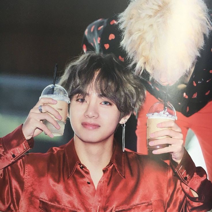 taehyvngpics's tweet photo. Love in red ❣️ https://t.co/JroeaJ7zG5
