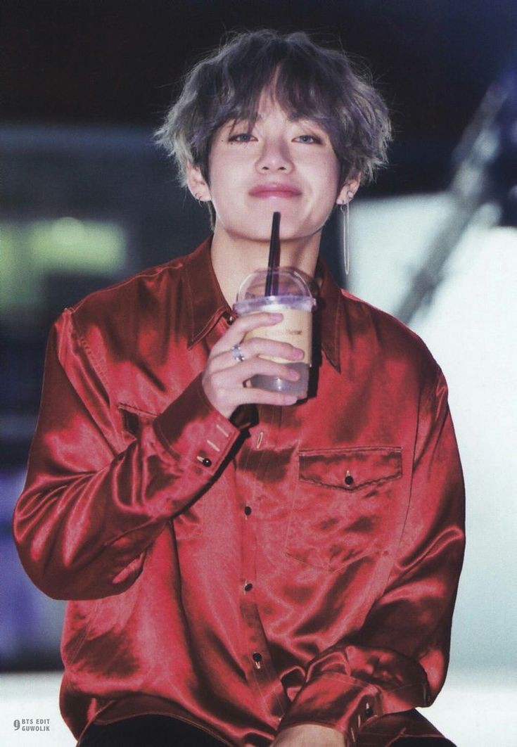 taehyvngpics's tweet photo. Love in red ❣️ https://t.co/JroeaJ7zG5