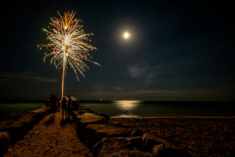 Check out the fun fireworks that were lit this year for 4th of July! #CocoaBeach had an amazing show with a full moon. bit.ly/3NCcOui