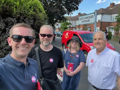 Great to be out in south Ruislip again today with @cllrtombruce @Karen_R_Smith @Dan_Alexander and others helping @DannyBeales to win! @LondonLabour @DavidLammy @AnnelieseDodds @GarethThomasMP @UxSthRuislipCLP