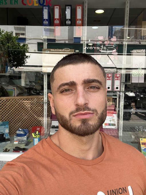 Yes or no? 👨&zwj;🦲 https://t.co/xCBcg9Rgu3
