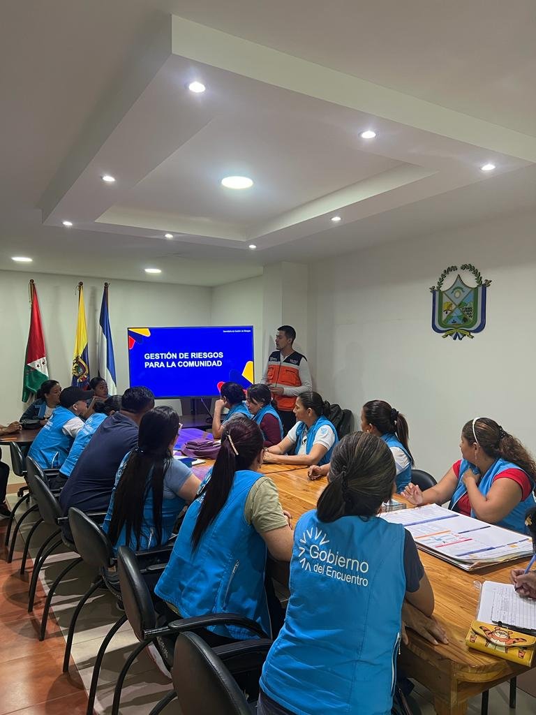 Riesgos_Ec's tweet photo. 🔎 #Prevención 

📍#Manabí

Brindamos capacitación a las promotoras y educadoras de @InclusionEc del cantón #Olmedo en temas de gestión de riesgos básicos, lineamientos y preparación ante una posible llegada del 🟨#FenómenoElNiño. https://t.co/ijGknos64t