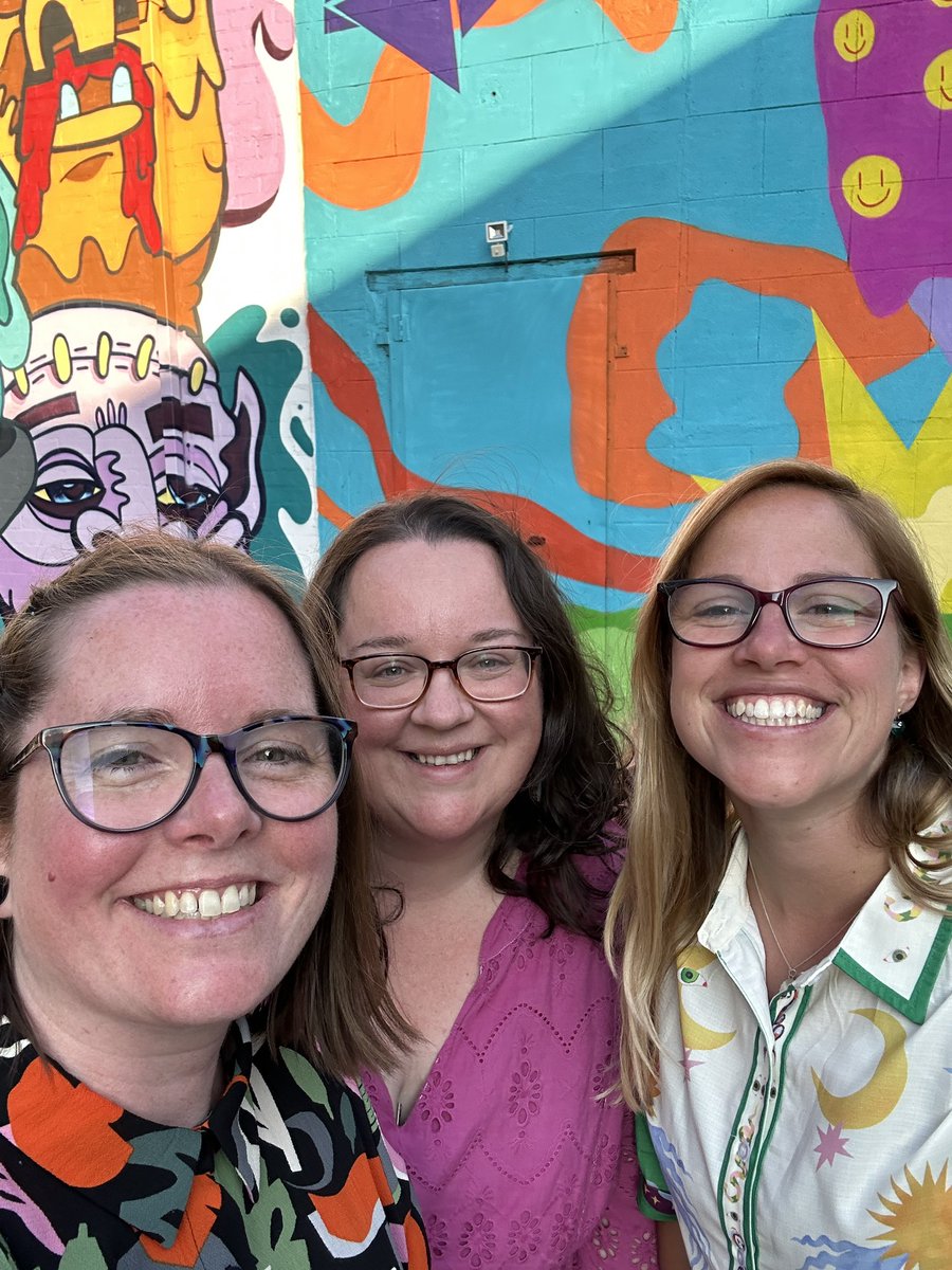 Sarah ~ KINSHIP (@designbykinship) on Twitter photo Hanging out with these talented women on a Friday night, yes please ☀️🥰<a href="/lightonthesea_/">Gillian Eilidh O’Mara | Artist & Writer 🎨 ✏️ ✨</a> <a href="/NocciolaThe/">Nocciola The Drawer</a> - all thanks to @DurhamPaints 💫 Hanging out with these talented women on a Friday night, yes please ☀️🥰<a href="/lightonthesea_/">Gillian Eilidh O’Mara | Artist & Writer 🎨 ✏️ ✨</a> <a href="/NocciolaThe/">Nocciola The Drawer</a> - all thanks to @DurhamPaints 💫