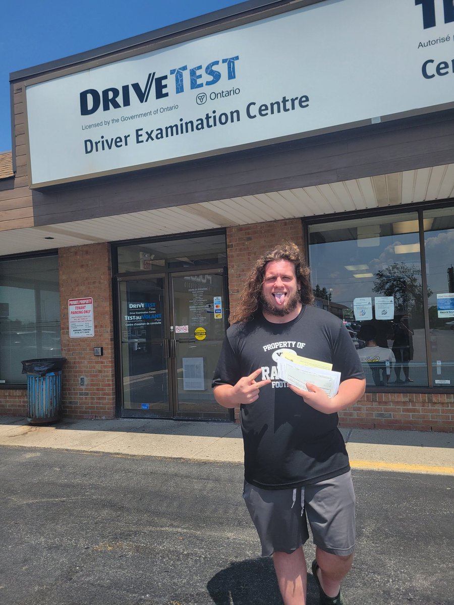 SnWoRb's tweet photo. Good luck windsor essex https://t.co/4eDNVoBWev