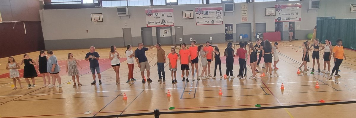 Une fin d'année haute en couleurs avec 2 jours d'activités artistiques, culturelles et sportives à destination des élèves de CM1 et CM2 et des familles. 
Bravo aux élèves et aux équipes pour leur investissement et cette belle année qui s'achève! Très belles vacances à tous !