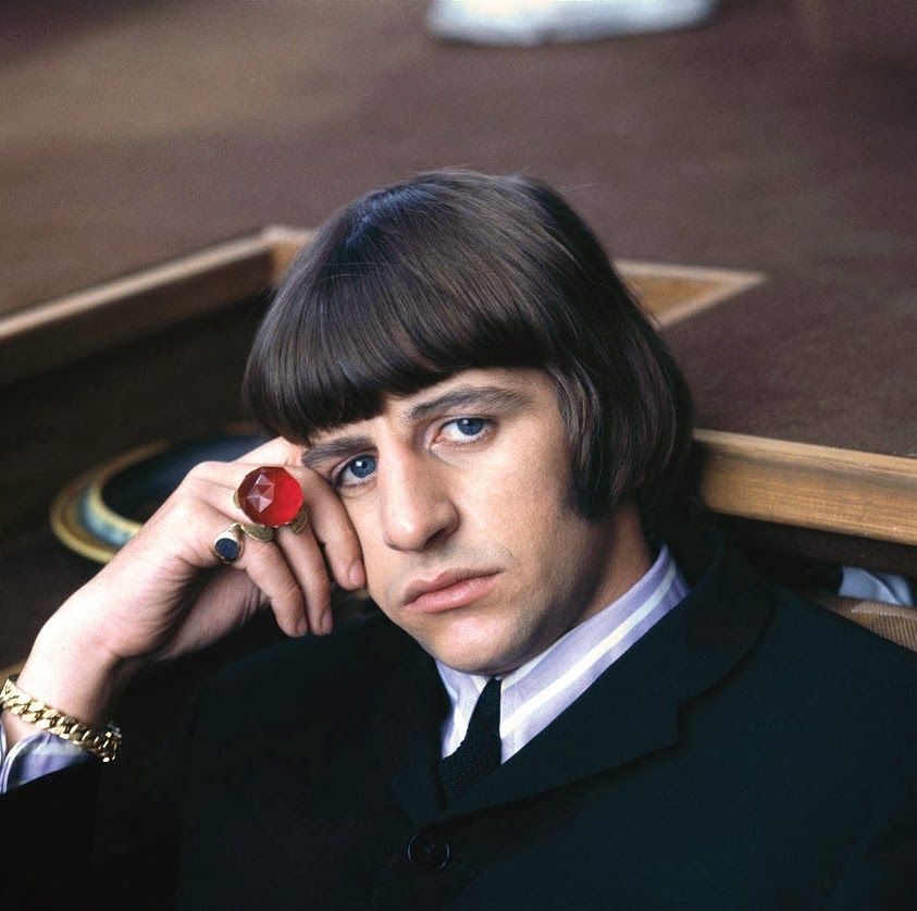 Feliz cumpleaños al mejor baterista de la música el legendario beatle ringo Starr qué cumplas muchos años más de vida