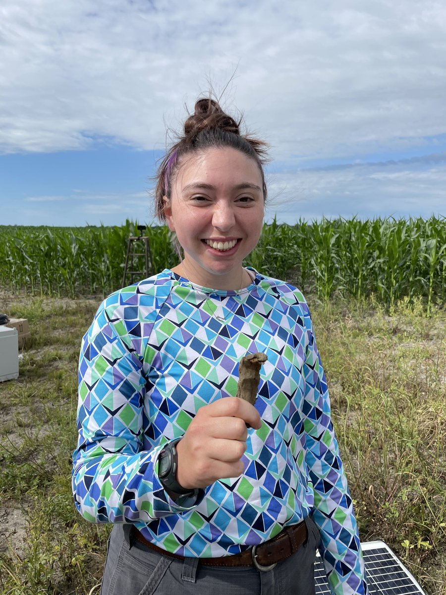 Laura Christianson (@mn_draindrop) on Twitter photo Also got to meet a great #wundergrad from MO. You may recognize Soil Scientist Rosie, <a href="/morganpdavisbgc/">Morgan Davis</a> and @lori_abendroth! So thankful for great (and cheerful) help. Also got to meet a great #wundergrad from MO. You may recognize Soil Scientist Rosie, <a href="/morganpdavisbgc/">Morgan Davis</a> and @lori_abendroth! So thankful for great (and cheerful) help.