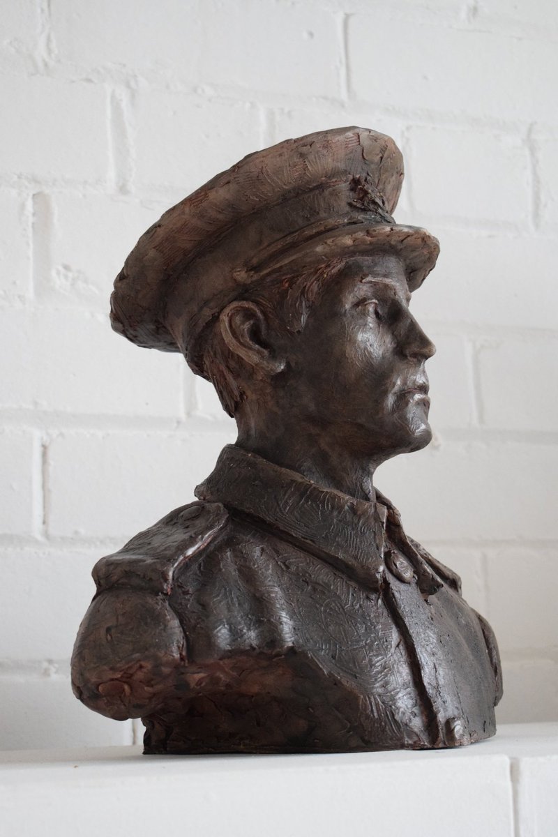 Joseph_Hayton's tweet photo. Portrait of my Great Grandfather - Albert Hunt - East Yorkshire Regiment.
Half Life size in terracotta. 

https://t.co/Cl5jU79rkr

#ww1 #sculpture #portrait #portraitsculpture #war #eastyorkshireregiment #eastyorkshire #terracotta https://t.co/EyWmGaHS8a