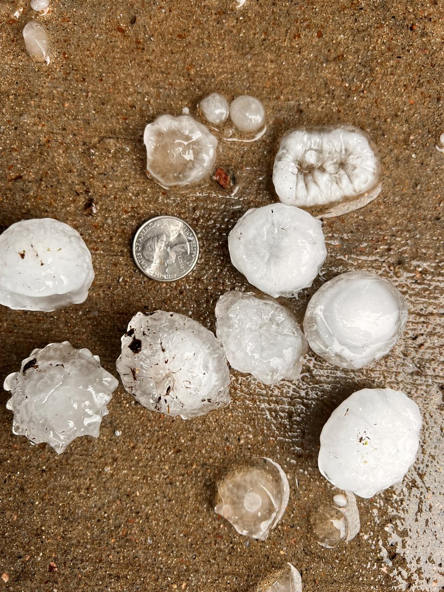 SkilburyFOX4KC's tweet photo. I wish we had covered parking at work… #ohhail https://t.co/7WCScsKRVi