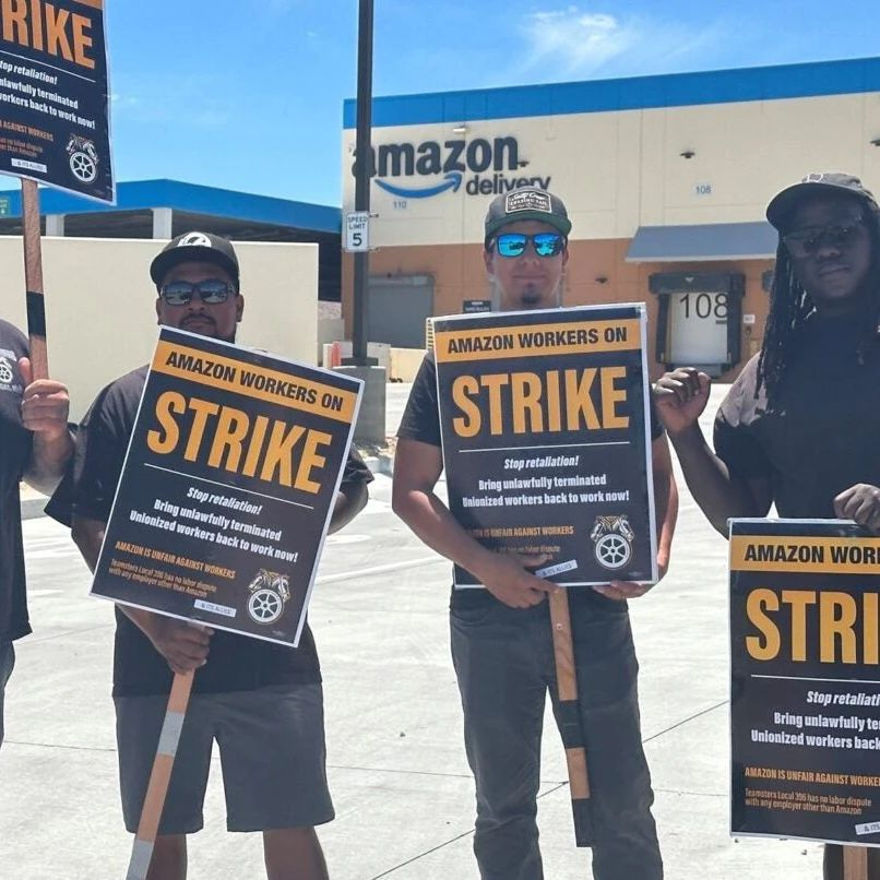 opinorg's tweet image. Last week we joined @amazonteamsters and @Local_396  in a strike against Amazon's decision to retaliate against unionizing workers. Workers should not have to beg a company to put their rights first. 

#FiredUp #DAX8 #AmazonStrike #UnionStrong