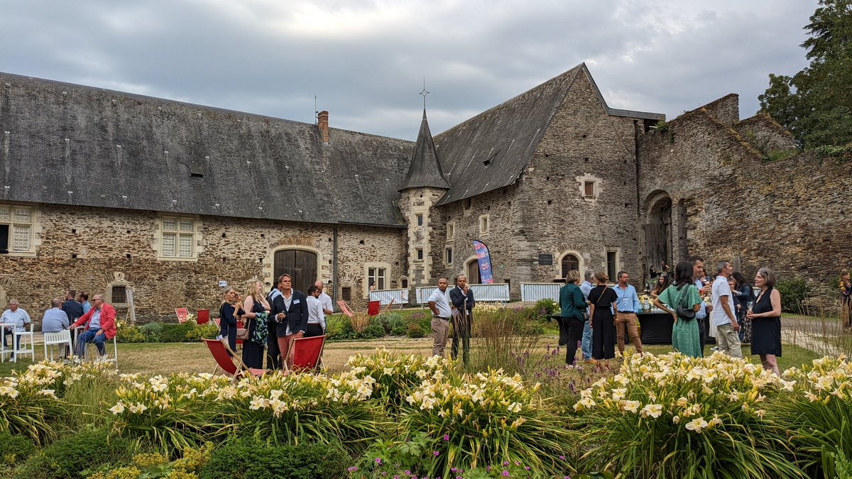 JPiriou's tweet photo. Soirée des partenaires 2023 #ESTHUA @UnivAngers au château du Plessis-Macé. Un temps chaleureux et de retrouvailles au sein d'un magnifique site patrimonial #université #formations #tourisme #culture #hospitalité https://t.co/uz2OsWvMTs