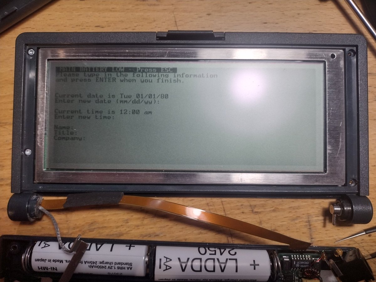 HP 200LX display fixed! It was just the gunk between flat flex and display contacts, that prevented it from working.