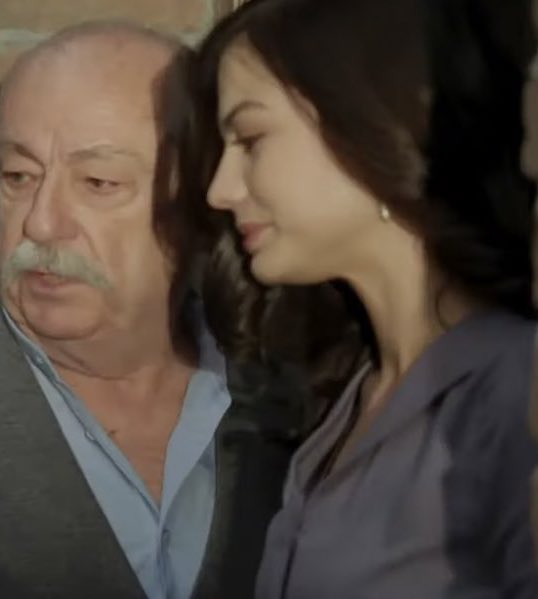 #laragazzaelufficiale  Ecco la nostra principessa😍😍😍 <a href="/dmtzdmr/">Demet Özdemir</a> #DemetÖzdemir