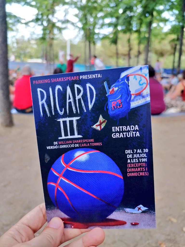 Els @ParkShakespeare ja s'han estrenat amb #RicardIIIPSH i fan una feina potentíssima al Parc de l'Estació del Nord. 🔥🔥