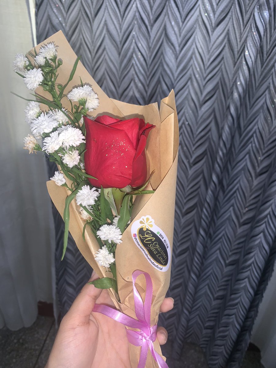 _imstephy3's tweet photo. mi príncipe detallista, te amo amor mío💘 @JereGS9 https://t.co/Mhf7NMYt9G