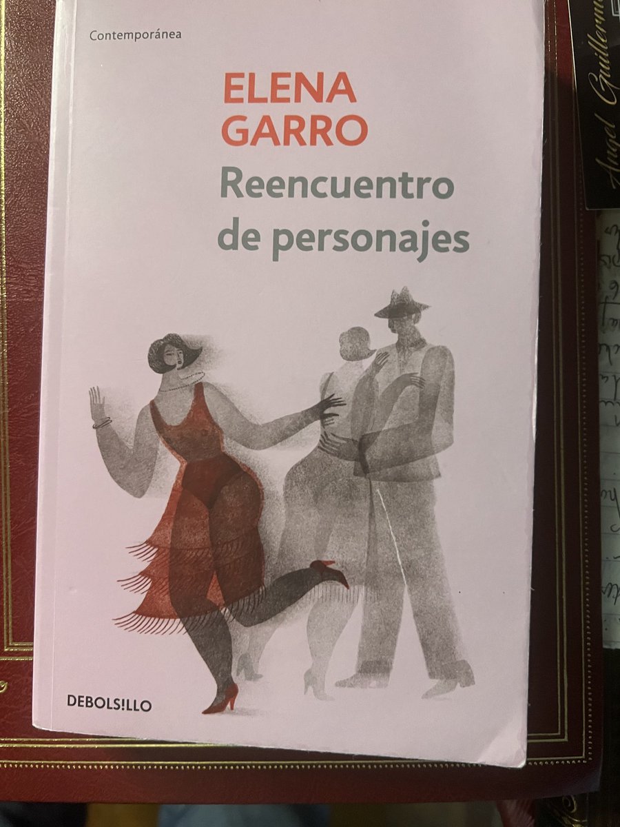 fernandeznorona's tweet photo. Lo terminé. Elena Garro es una espléndida escritora, pero su libro es terrible. El personaje femenino desesperante. Aunque denuncia la brutal violencia contra las mujeres. https://t.co/gMp1d4Ur5j