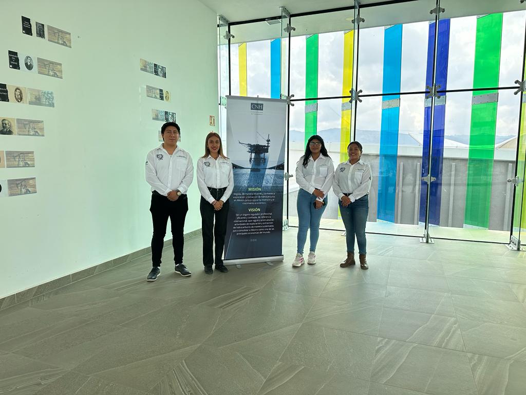 up_energia's tweet photo. Estudiantes de la academia de Ingeniería Petrolera se incorporaron al modelo de formación dual y en alternancia, en la Litoteca Nacional de la industria de Hidrocarburos, sede Pachuca, Hidalgo, CNH
Ustedes son nuestro orgullo, gracias por fortalecer a la comunidad de #AtlantesUPE https://t.co/x2knTUWJsp