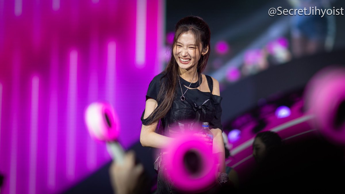msnuniverse's tweet photo. my sunshine 🥹

#SANA #사나 #サナ https://t.co/B6Uy4lgs61