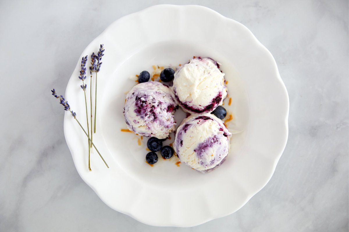 Indulge in the summer delight and elevate your menu with my Boozy Berry Mascarpone Ice Cream featuring Galbani Professionale US Mascarpone, renowned for its luxurious creaminess. ☀️🍨
Discover the secret to culinary excellence with Galbani Professionale. lactalisculinary.com/concepts/donat…